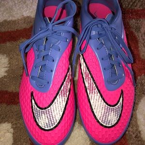 Nike women’s hypervenom soccer cleats